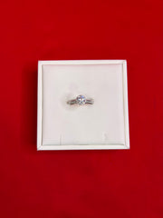 Pure Silver Women’s Ring (Size 8) WR204