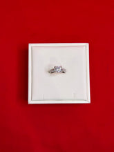 Pure Silver Women’s Ring (Size 7.5) WR196
