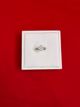 Pure Silver Women’s Ring (Size 7.5) WR208