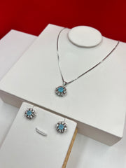 Sky blue Floral Pendant necklace