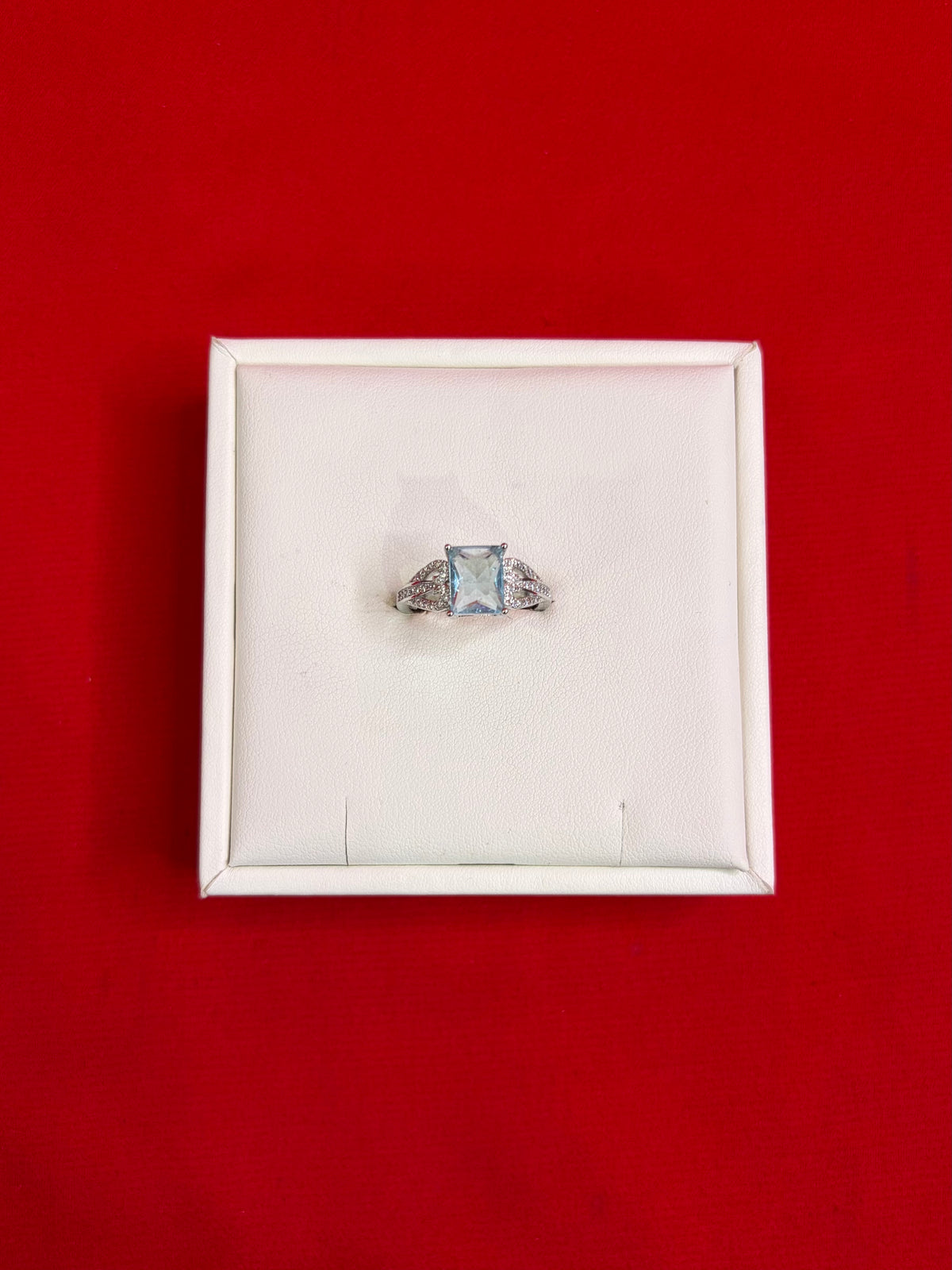 Pure Silver Women’s Ring (Size 8) WR197