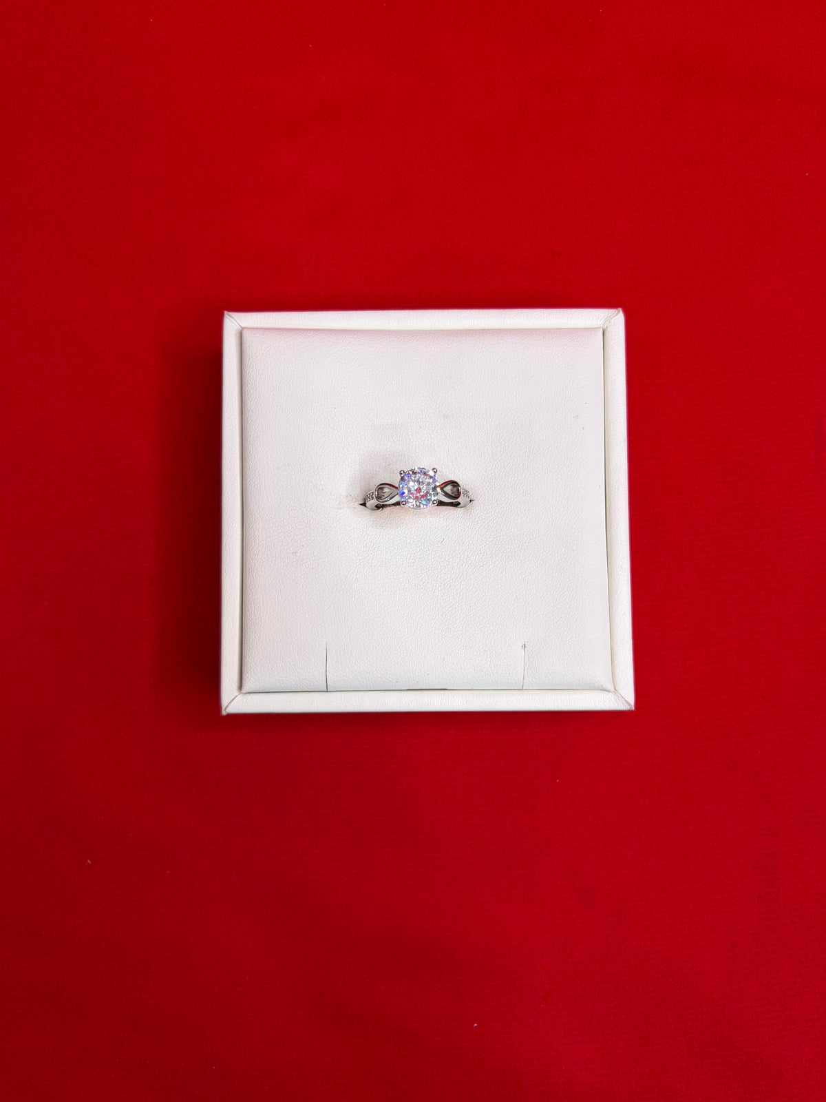 Pure Silver Women’s Ring (Size 6) WR177