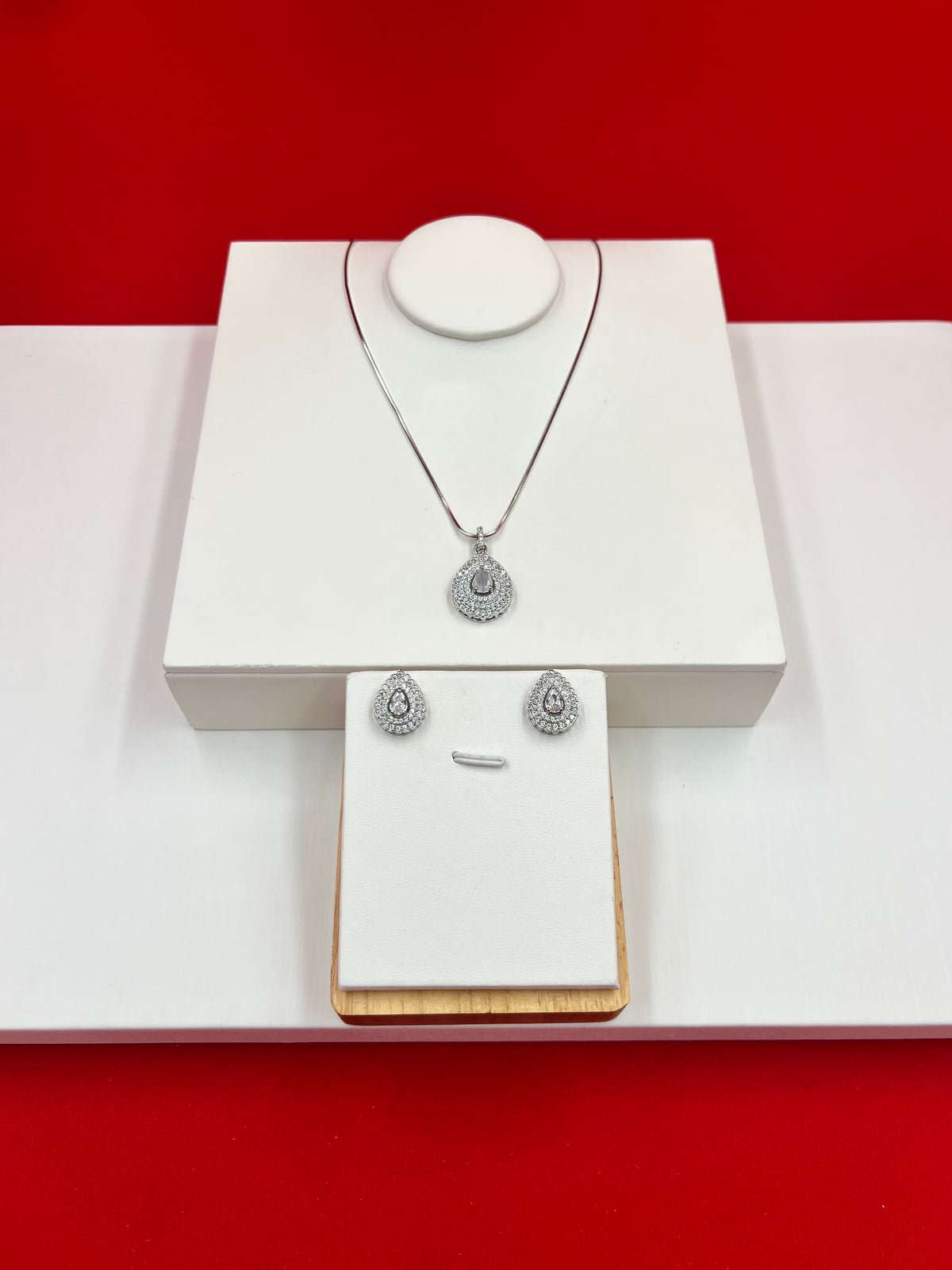 Moonstone Drop Glow Pendant Set