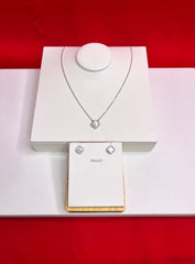 Vc White Clover Leaf Pendant Set