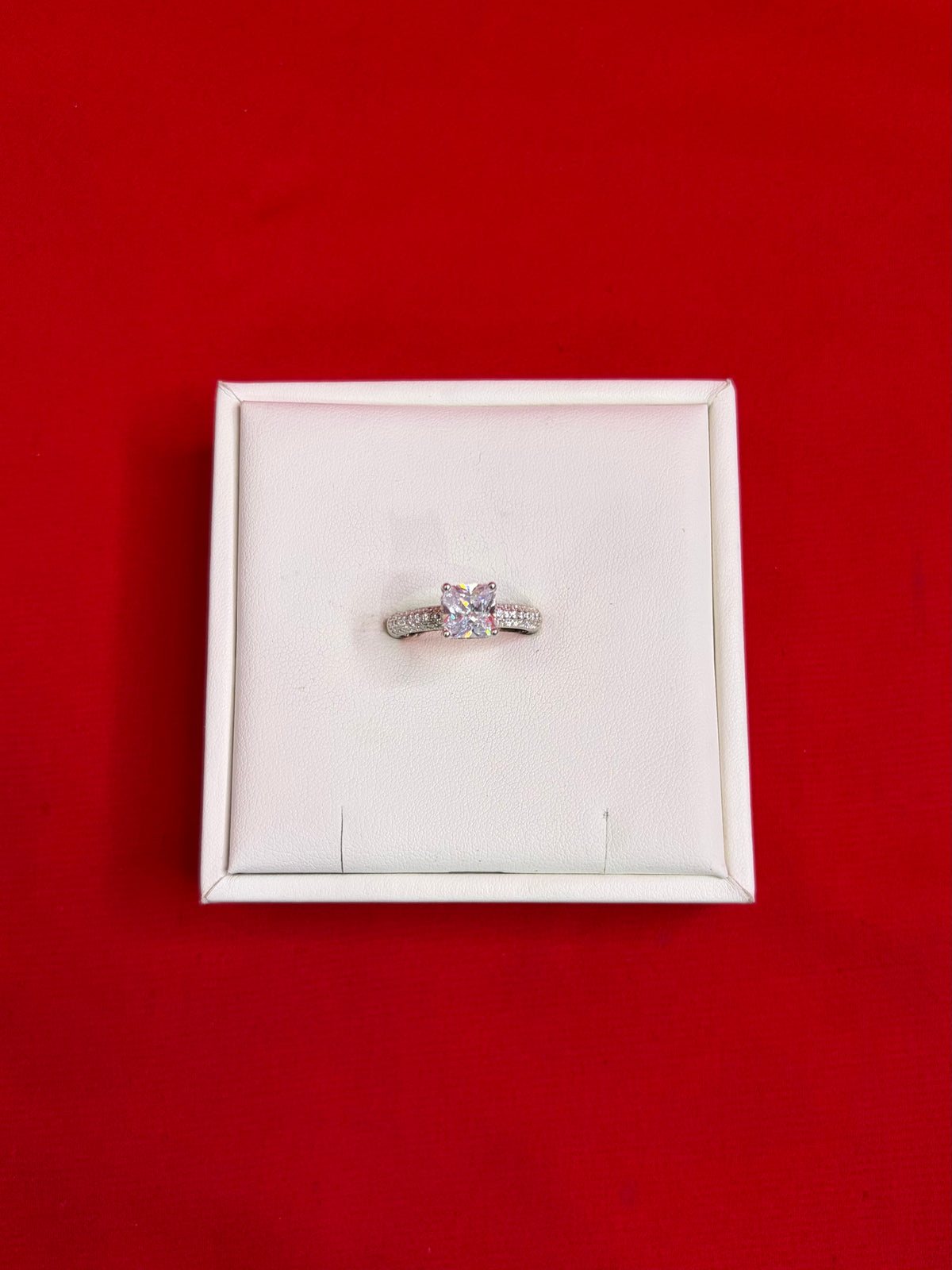 Pure Silver Women’s Ring (Size 9) WR214