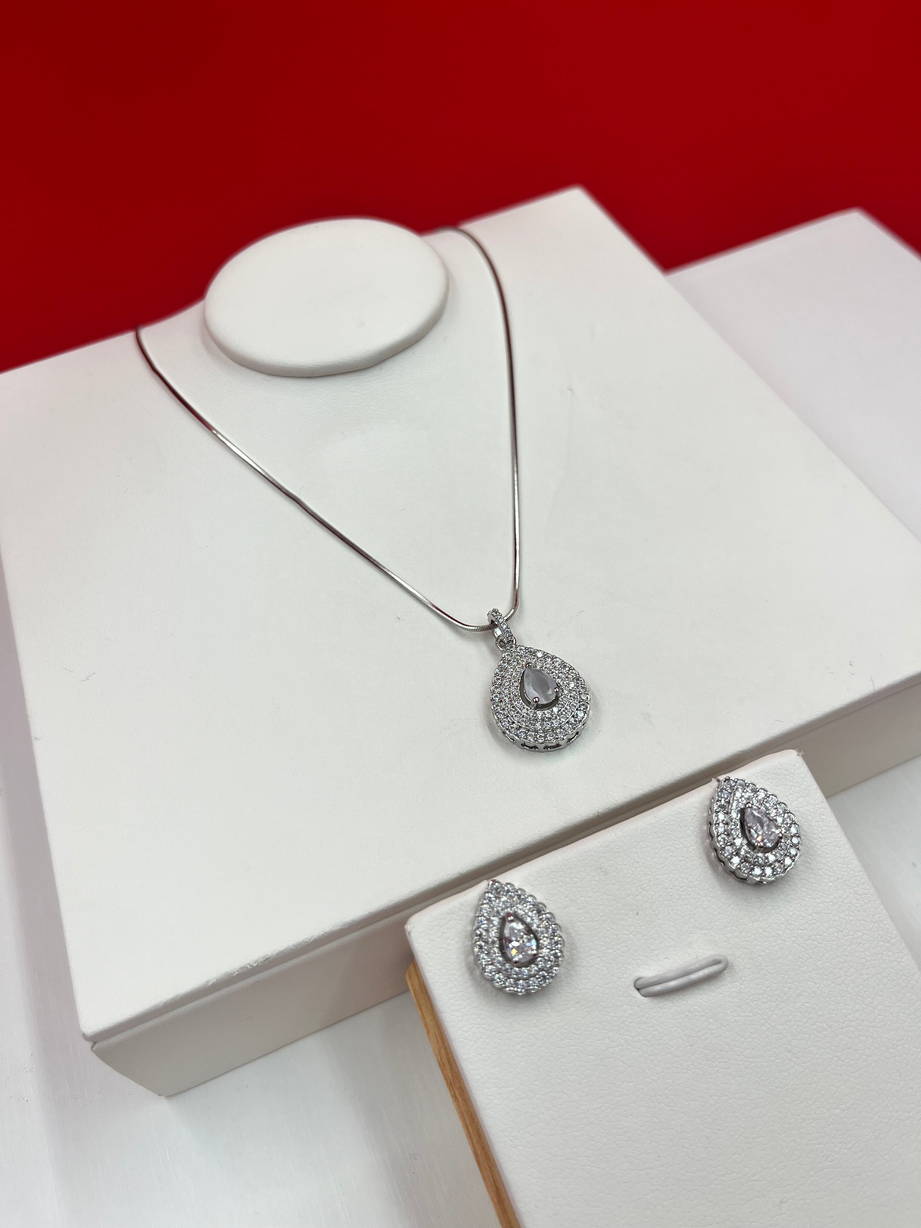 Moonstone Drop Glow Pendant Set