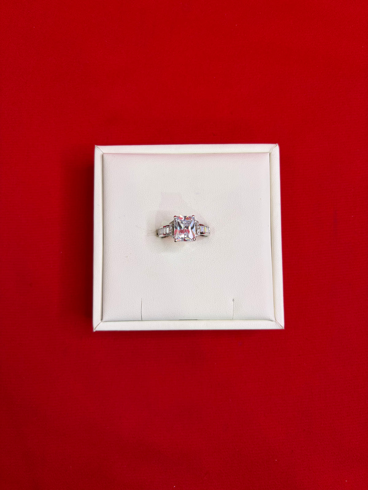 Pure Silver Women’s Ring (Size 7.5) WR195