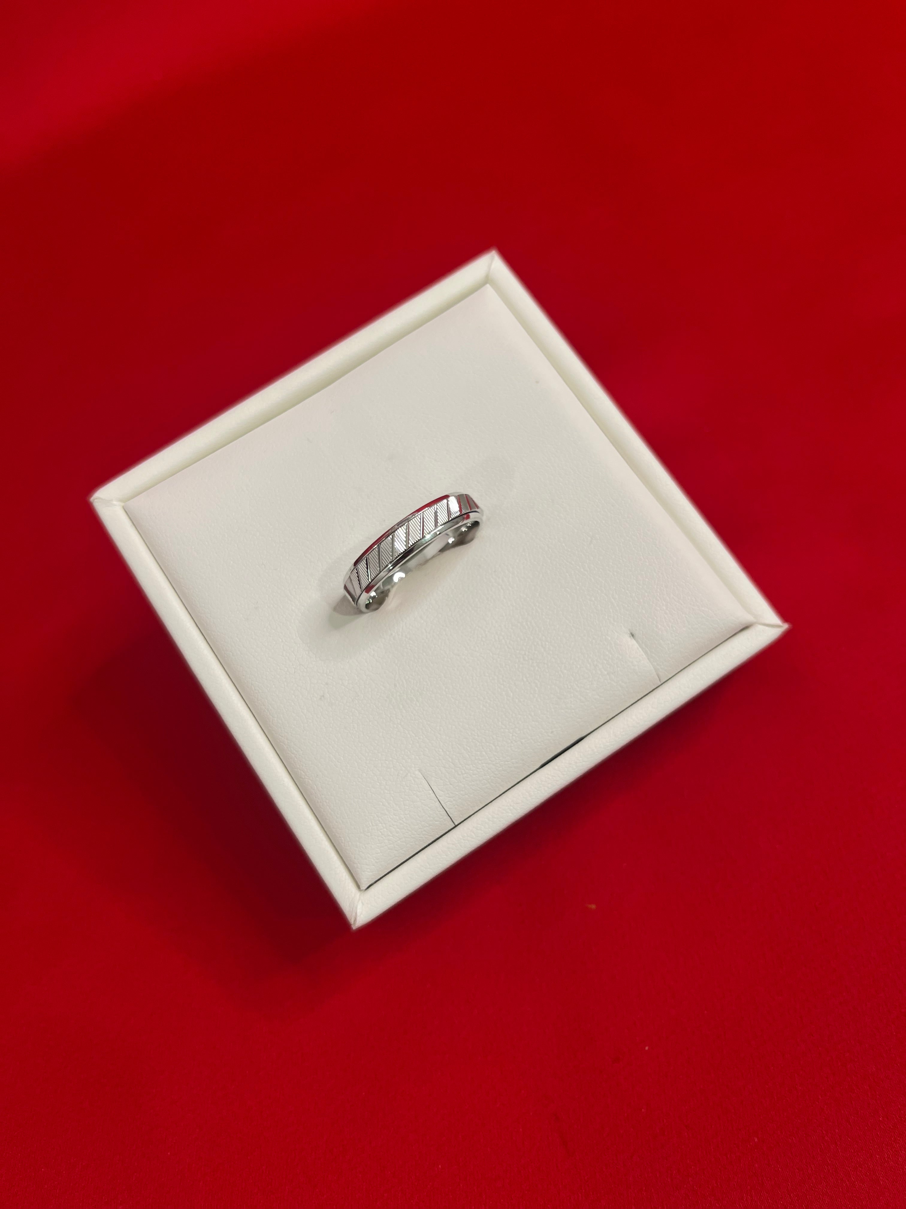 Men Silver Band (Size 12) MR13