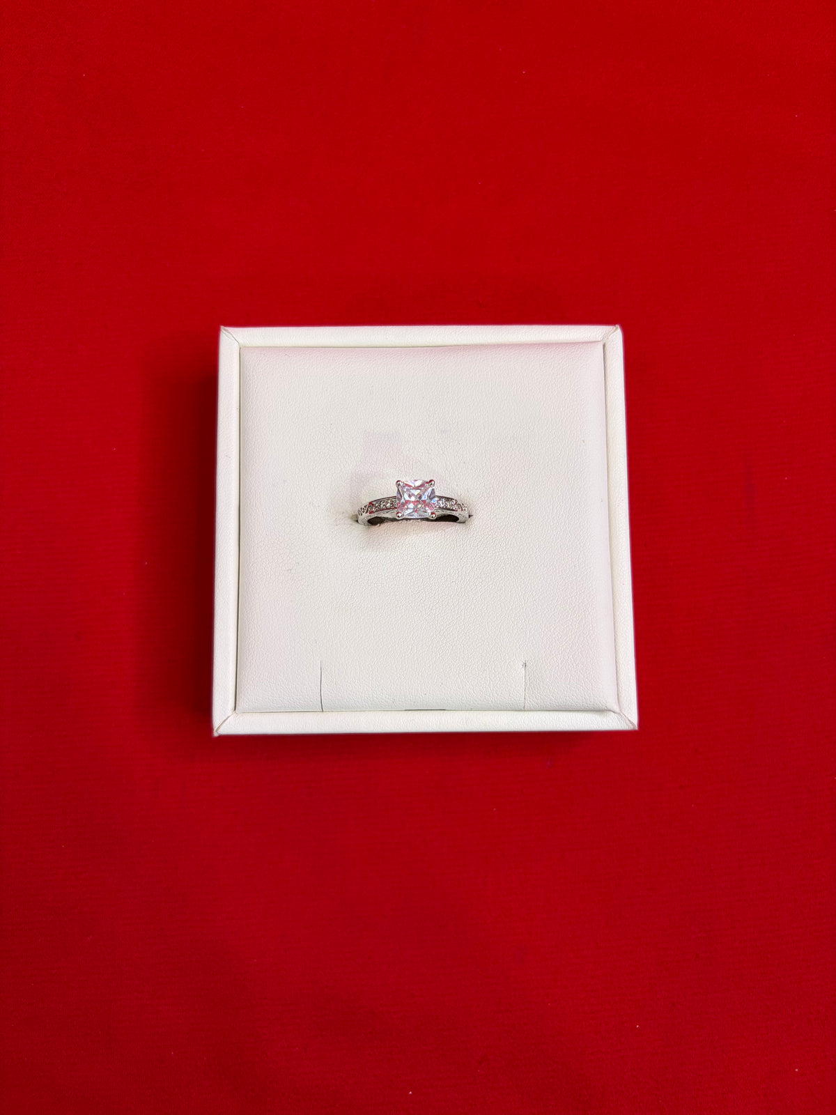Pure Silver Women’s Ring (Size 7) WR191