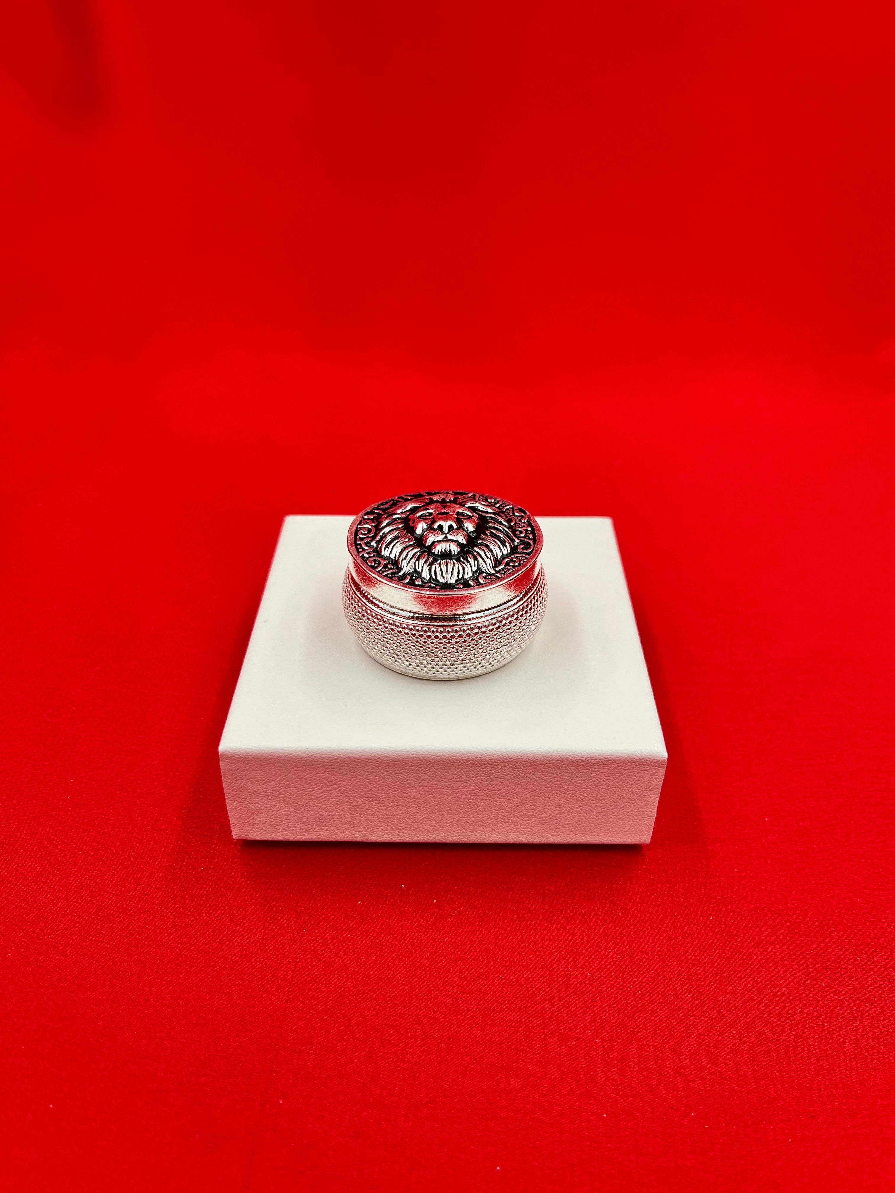 Silver Box (Chandi di Dabbi)