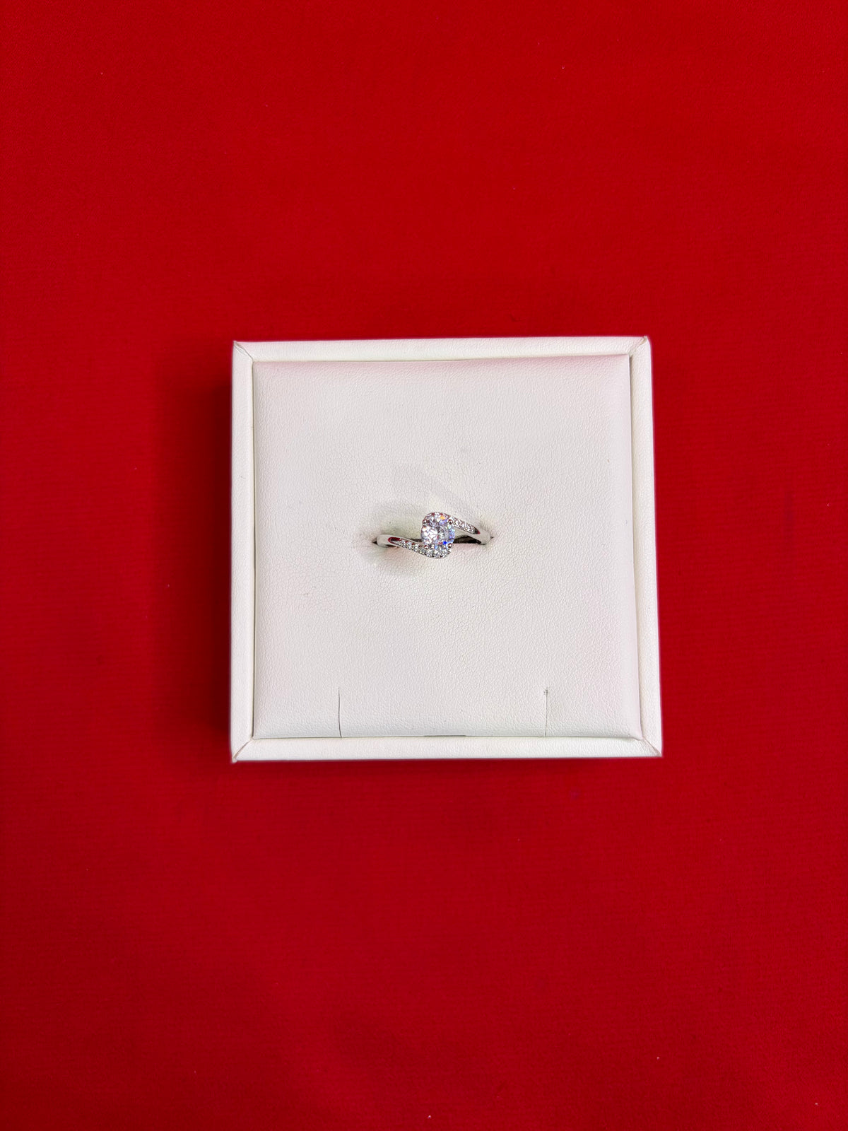 Pure Silver Women’s Ring (Size 7.5) WR193