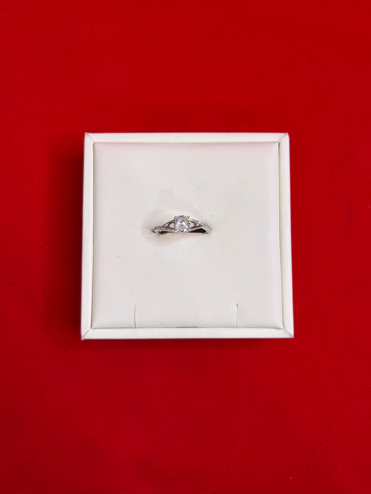Pure Silver Women’s Ring (Size 7.5) WR187