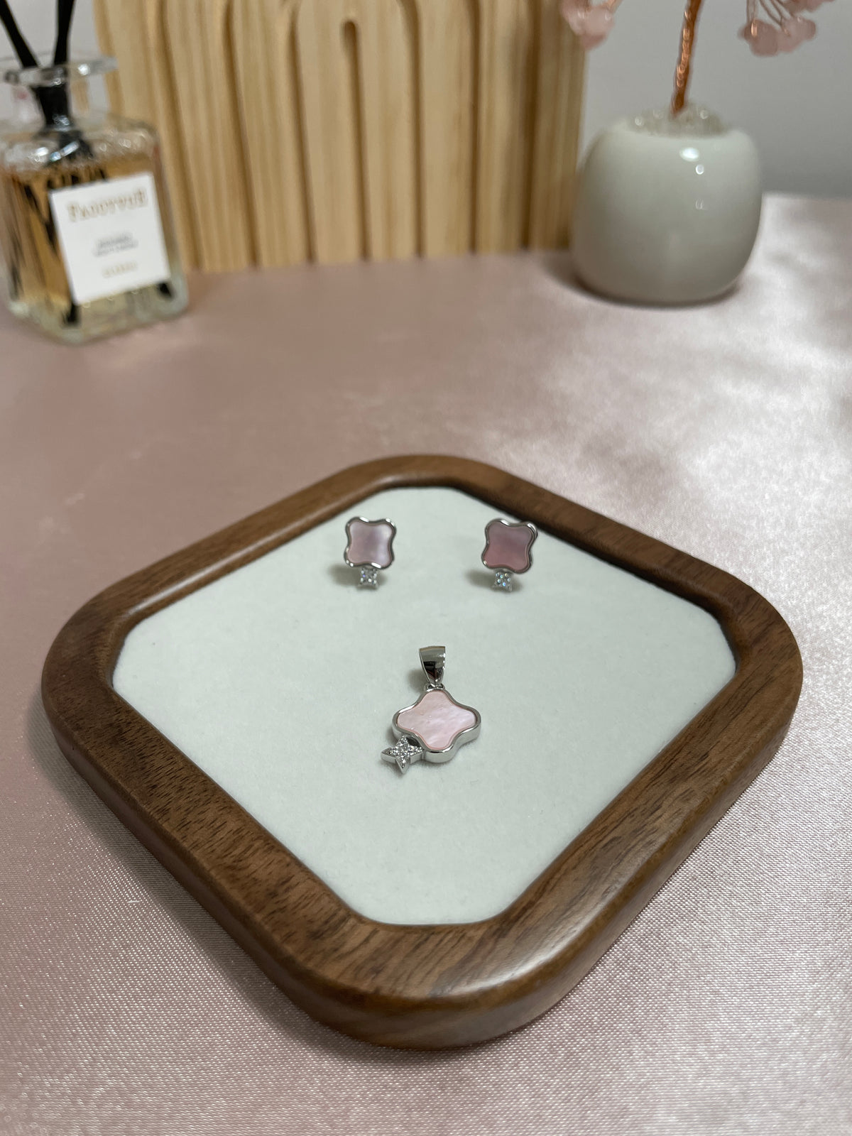 Van-inspired Cleef Necklace