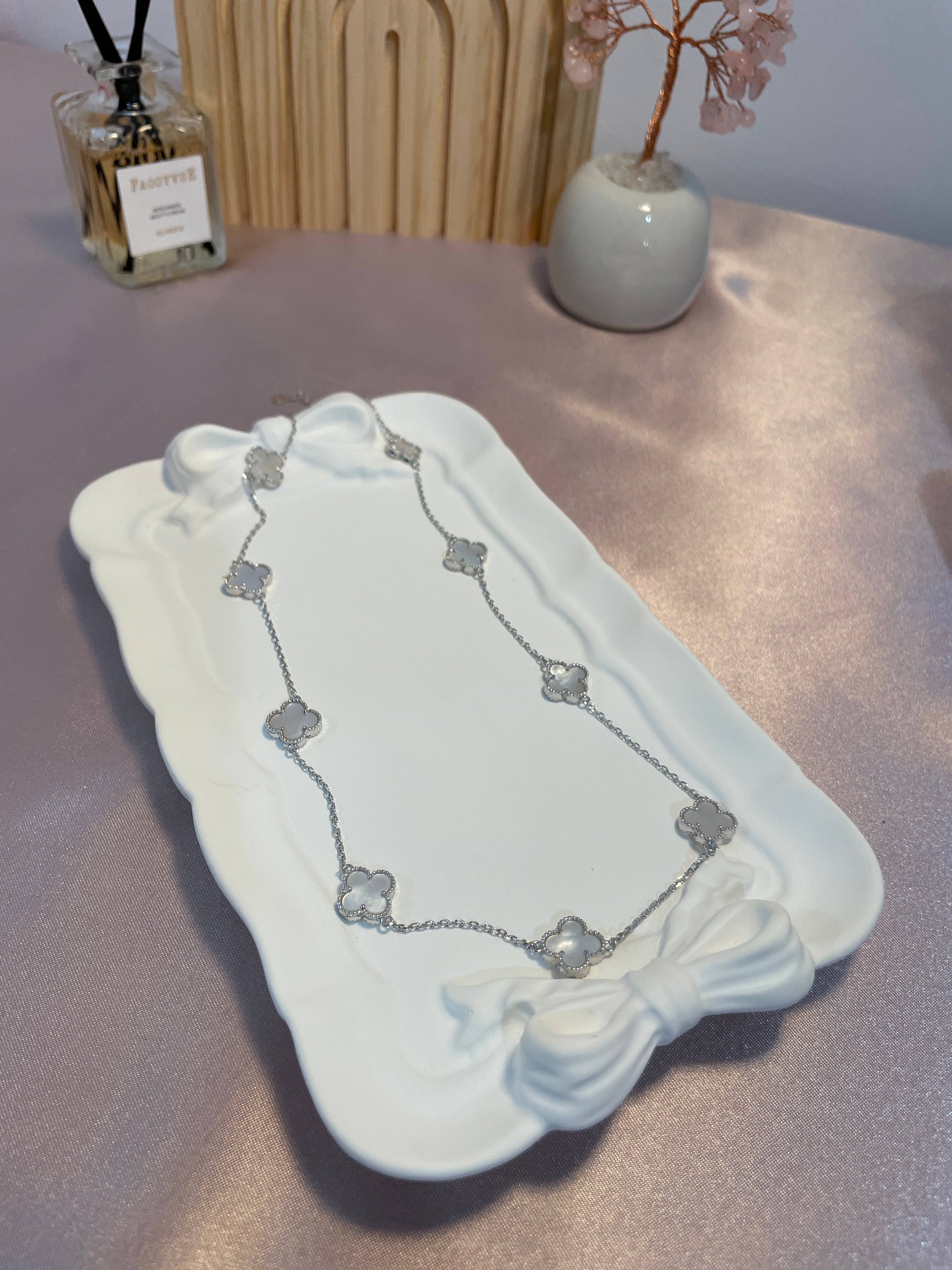 White clover leaf Necklace