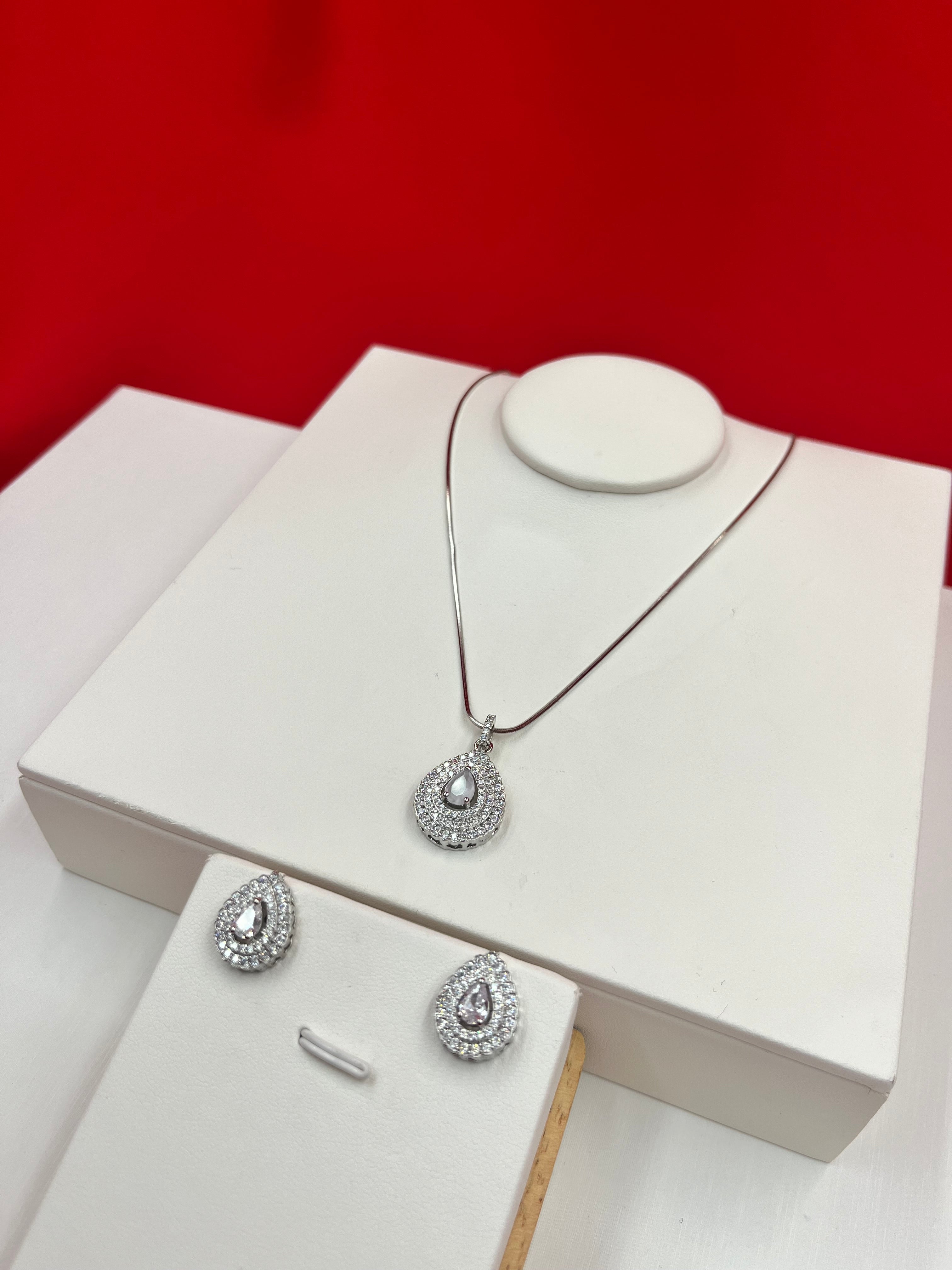Moonstone Drop Glow Pendant Set