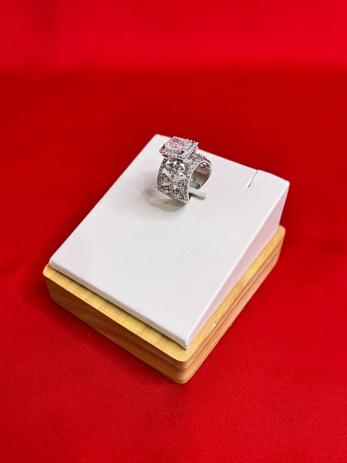 Pure Silver Women’s Ring Size 4