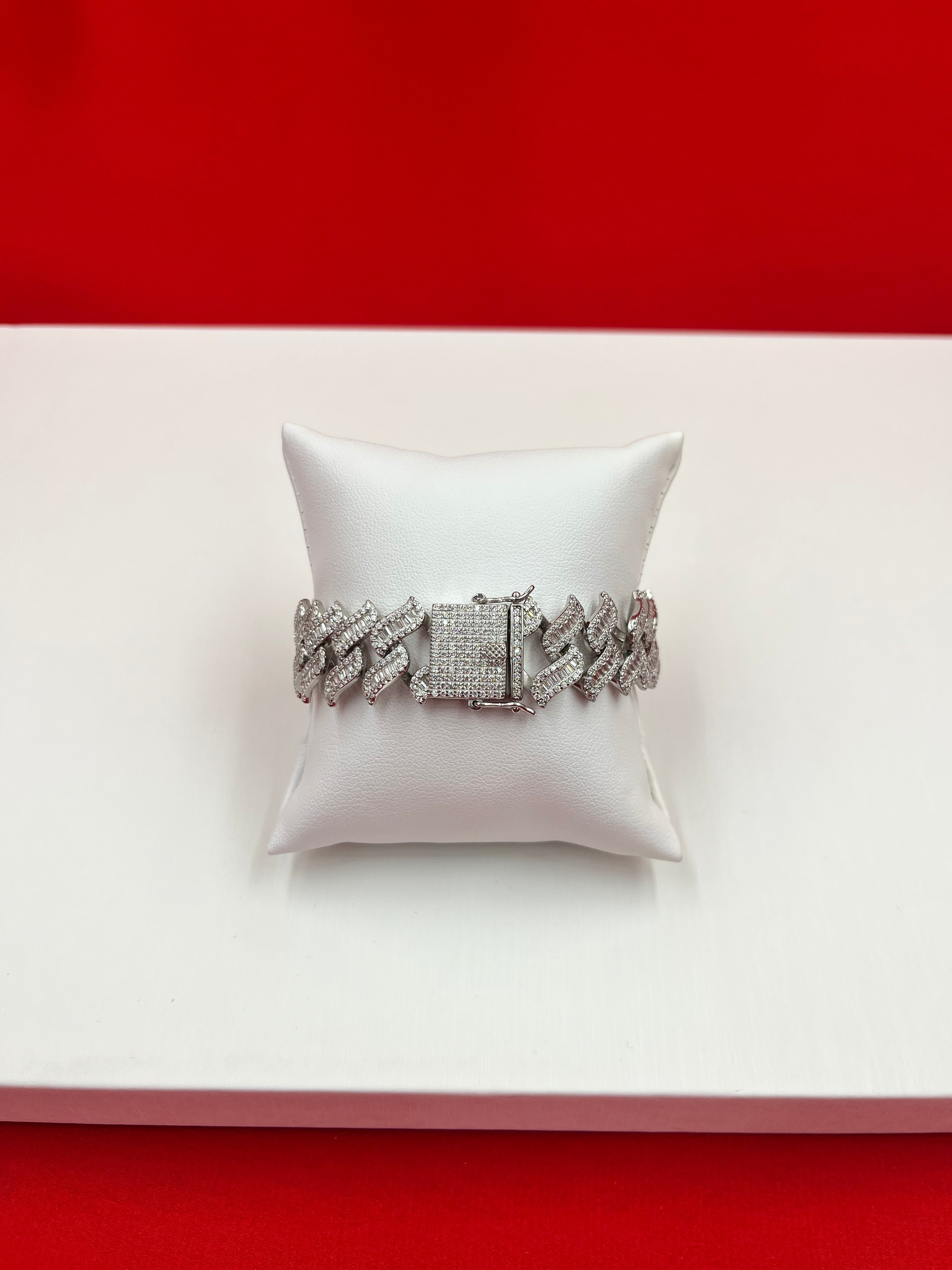 Men iced-out baguette bracelet