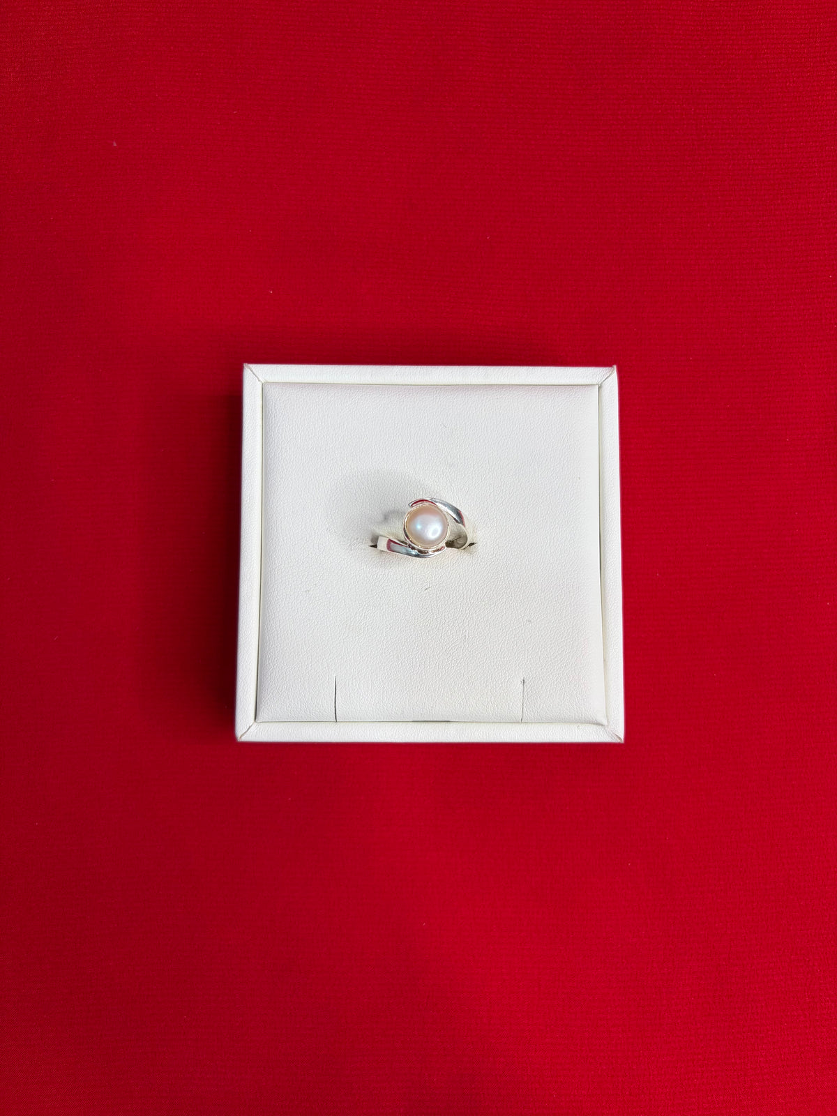 Pure Silver Pearl Ring Size 7 (PR16)