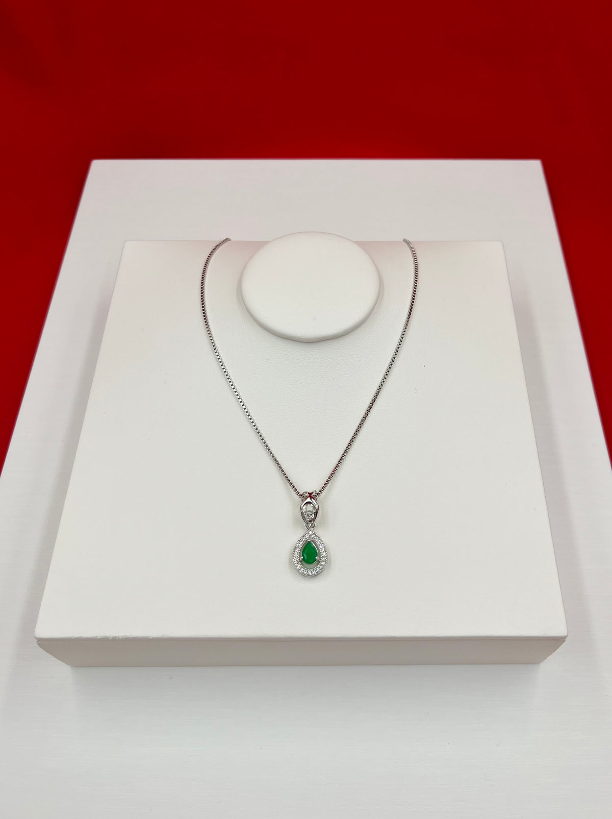 Green Waterdrop Pendant Necklace