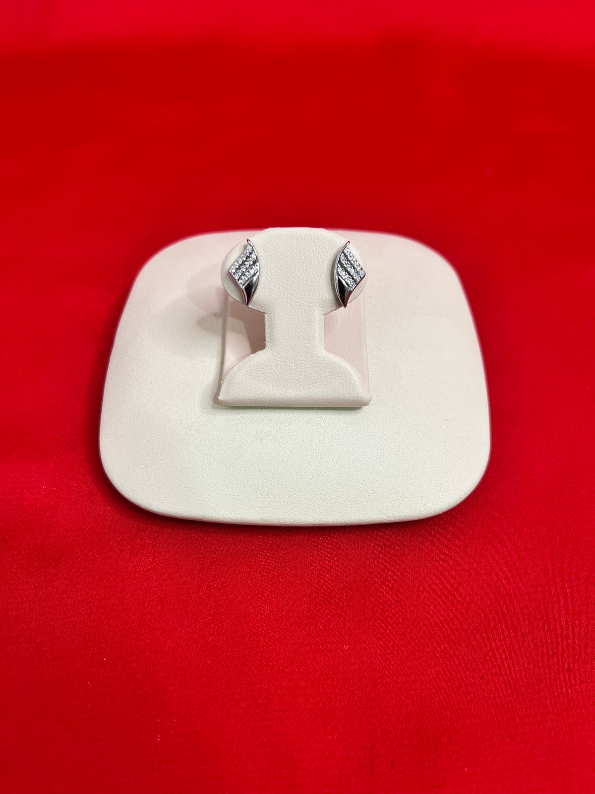 Pure Silver Stud Earrings (SE43)