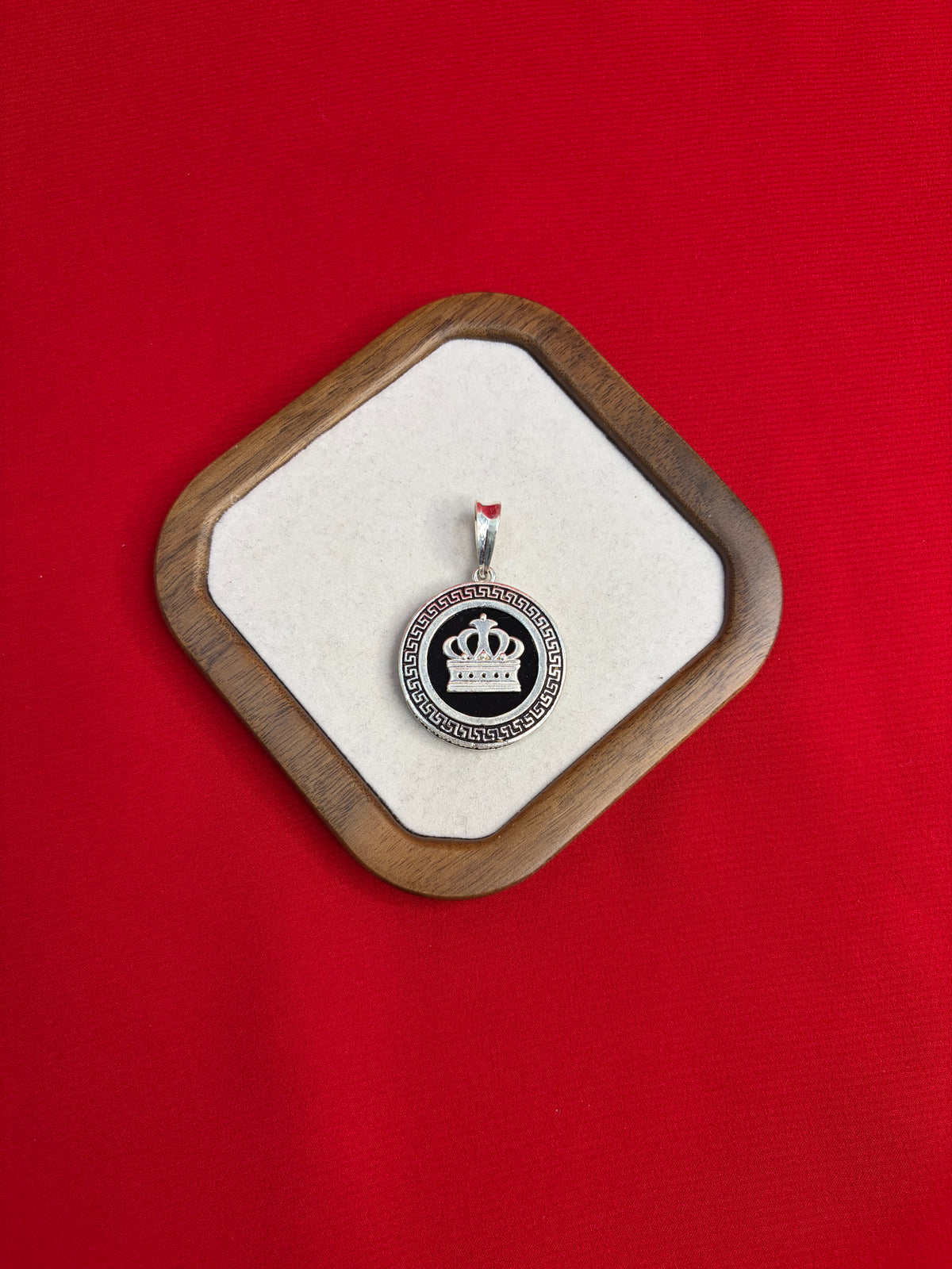 Pure Silver King Pendant (SP86)