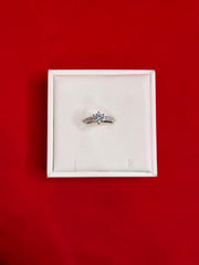 Pure Silver Women’s Ring (Size 8) WR200