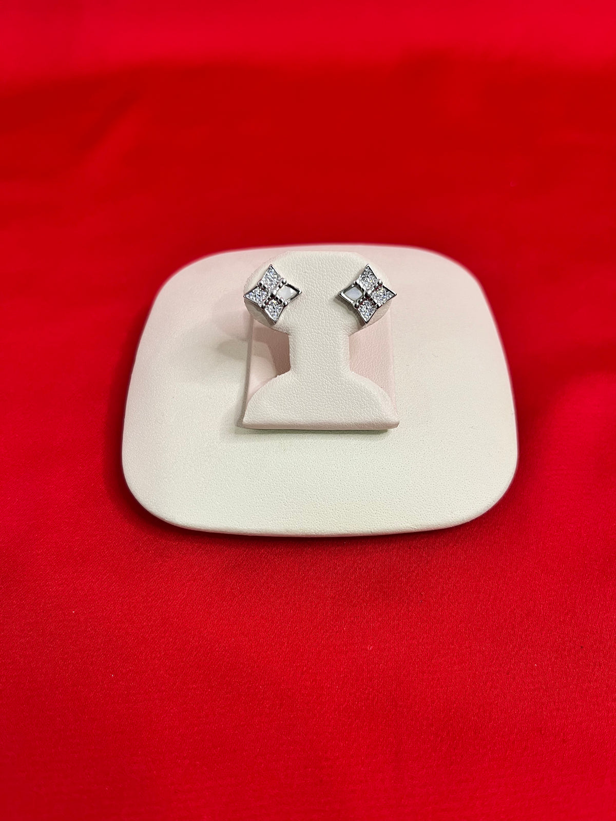 Pure Silver Stud Earrings (SE17)