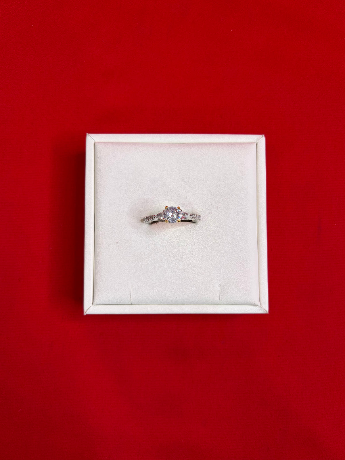 Pure Silver Women’s Ring (Size 8) WR205