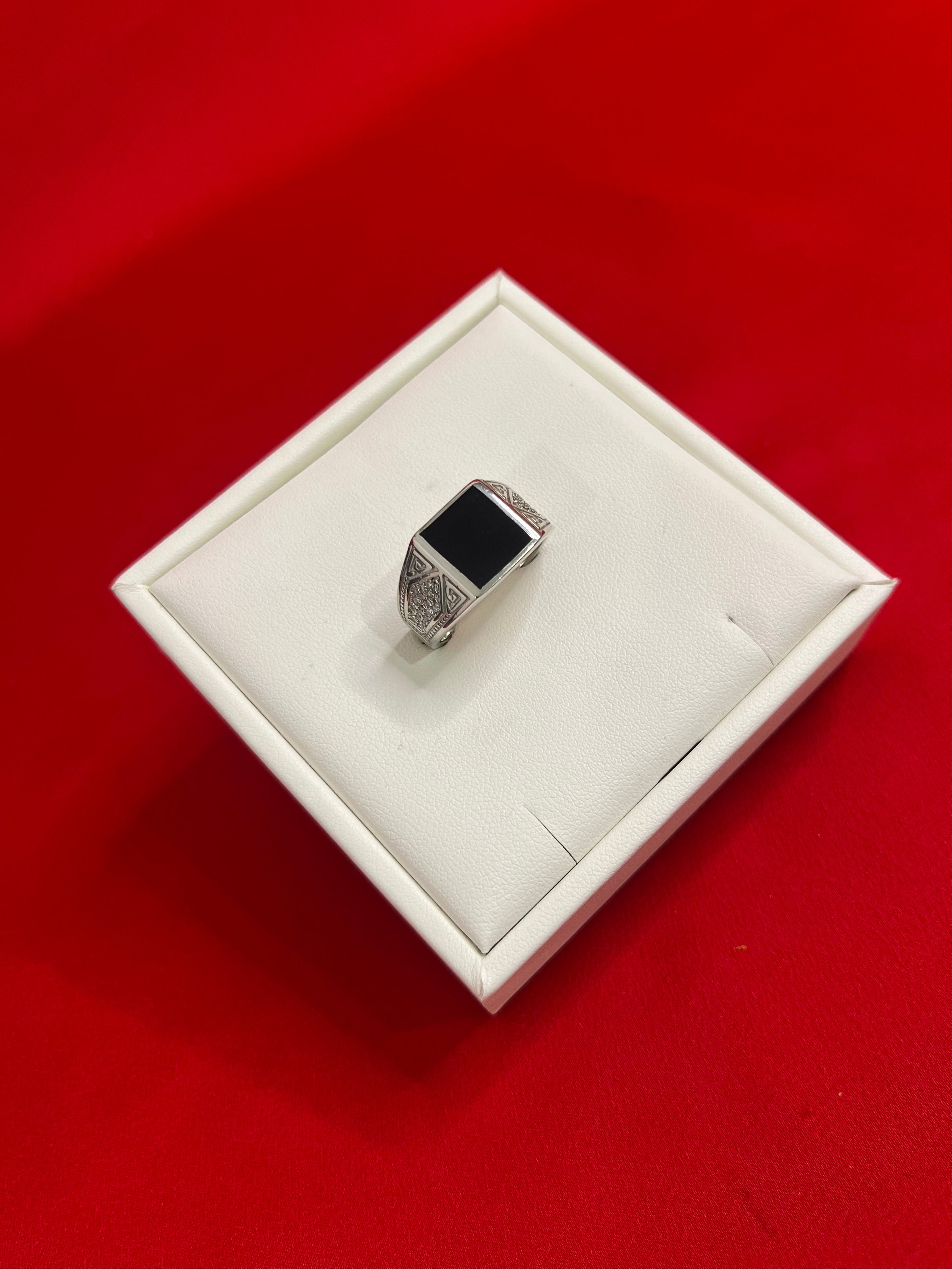 Men Silver Ring (Size 10.5) MR27