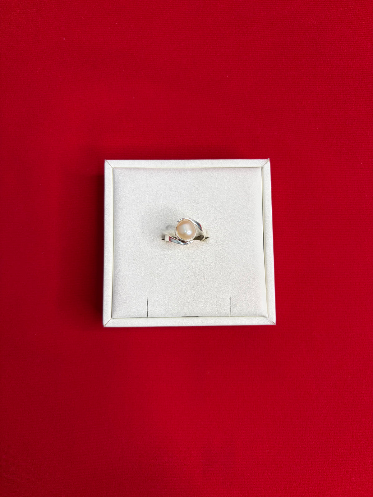 Pure Silver Pearl Ring Size 7.5 (PR18)