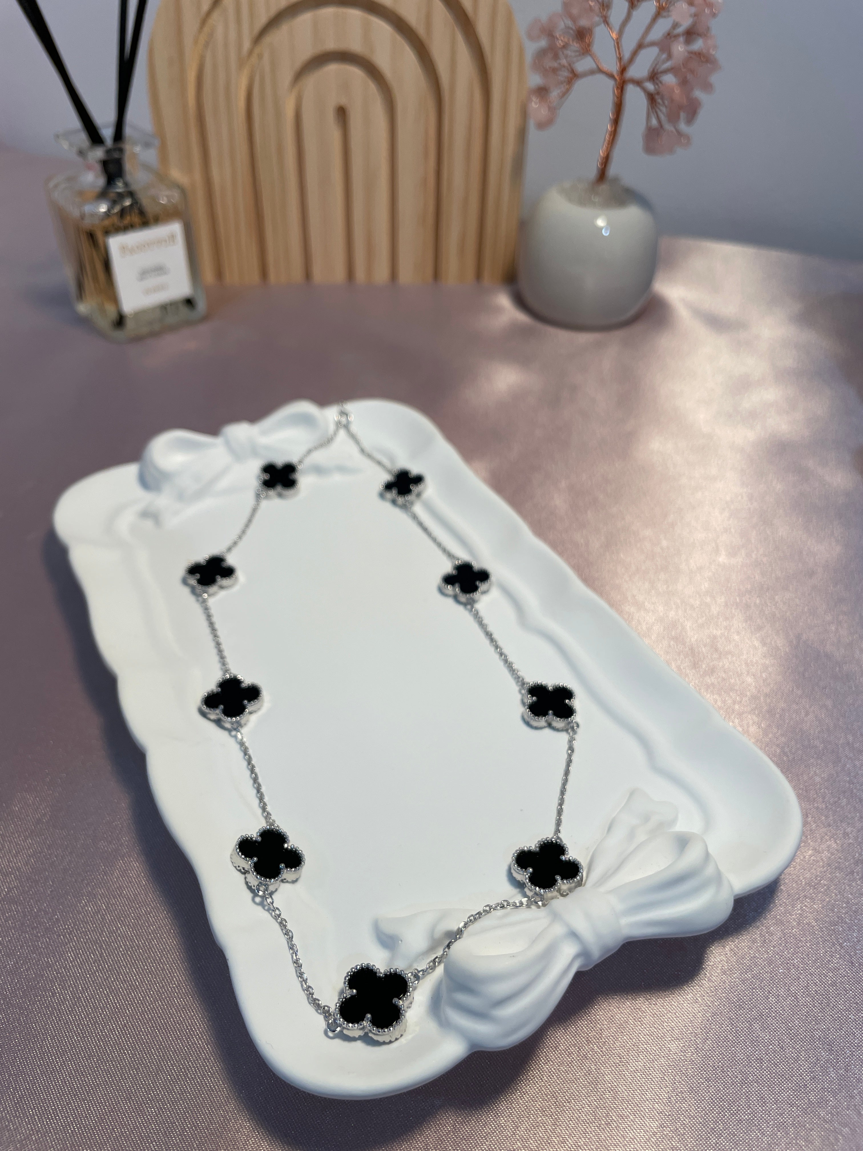 Black clover leaf Necklace