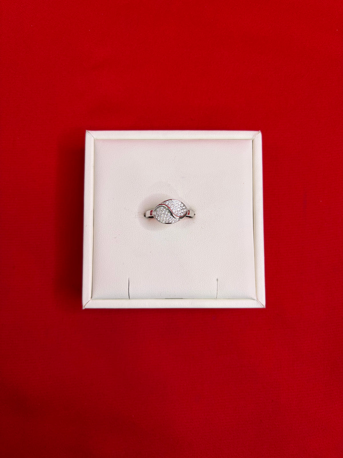 Pure Silver Women’s Ring (Size 9) WR215