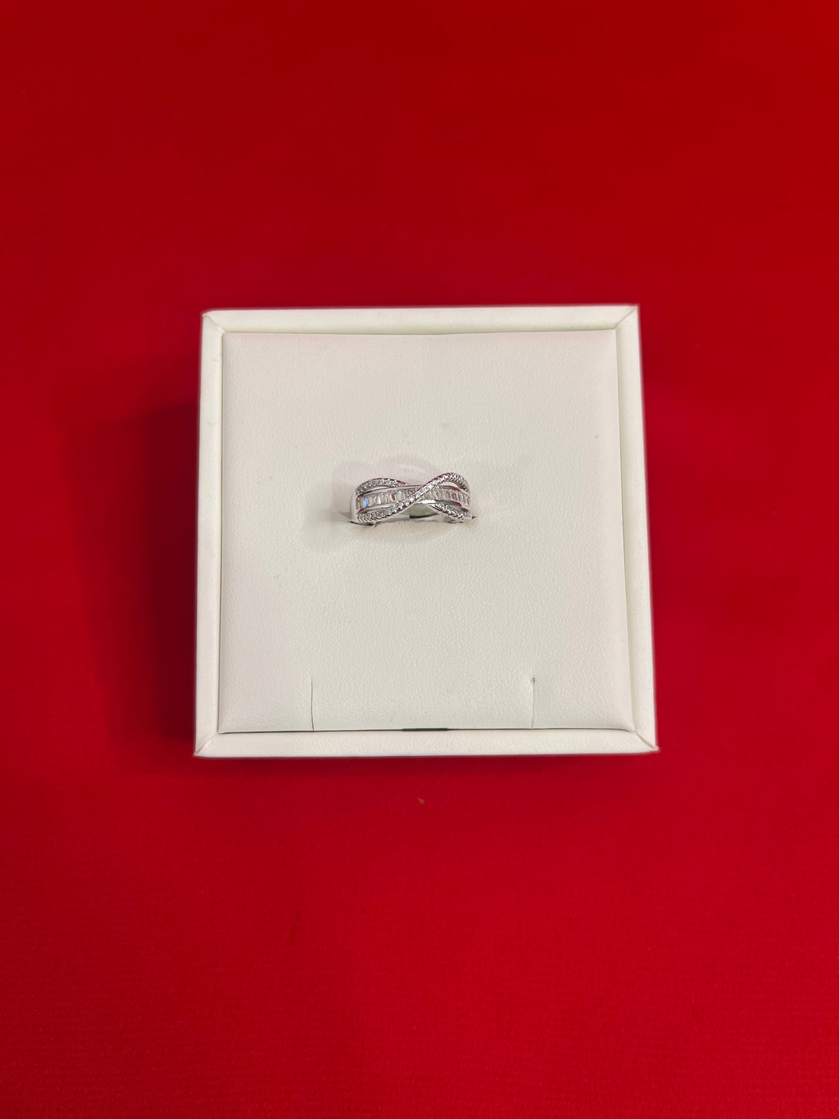 Pure Silver Ring (Size 8) WR34