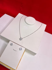 Vc White Clover Leaf Pendant Set